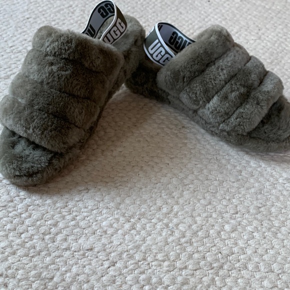 UGG Fluff Yeah Slides size 8 gray/green - Picture 1 of 7